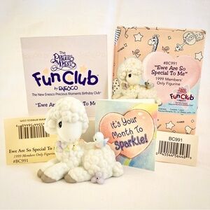 1998 EXCLUSIVE Members Only Fun Club Precious Moments Sheep & Blue Bird Figurine